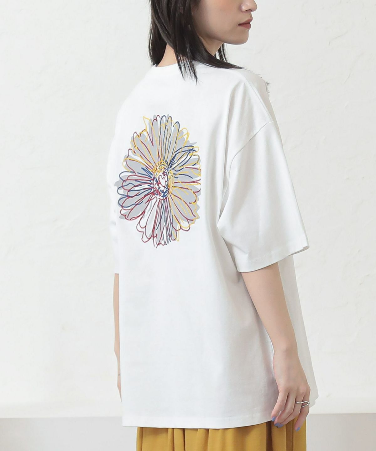 フラワーグラフィカルTシャツ※メール便可※【10】 M オフホワイト フラワーグラフィカルTシャツ※メール便可※【10】 M オフホワイト