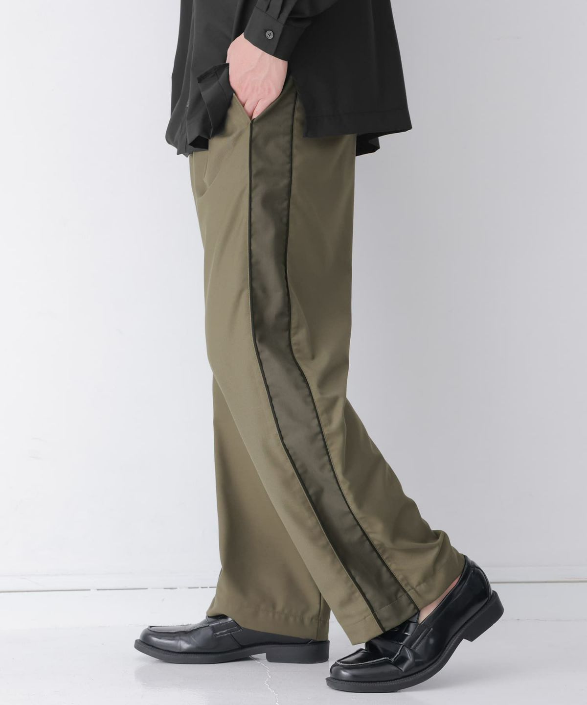 サイドラインデザインスラックス【20】【SALE】 M グレイッシュカーキ サイドラインデザインスラックス【20】【SALE】 M グレイッシュカーキ