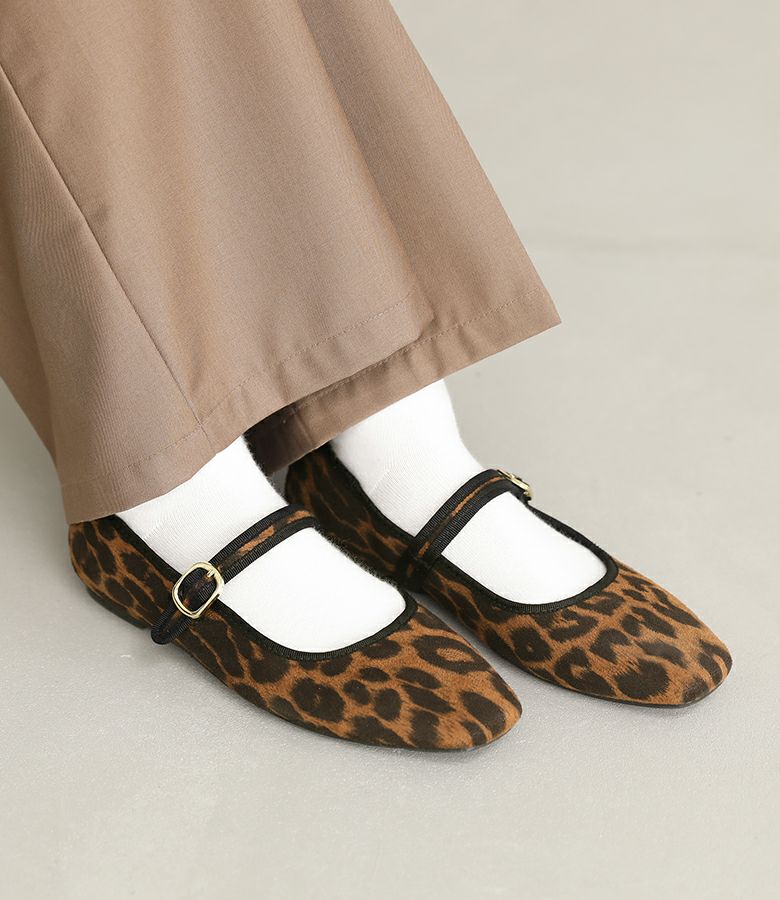 新品未使用　OHGA メリージェーンパンプス　ブラック スクエアトゥメリージェーンパンプス』