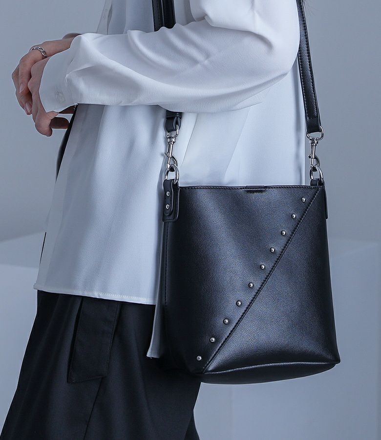 kOhAKUリサイクルレザースタッズバッグ』