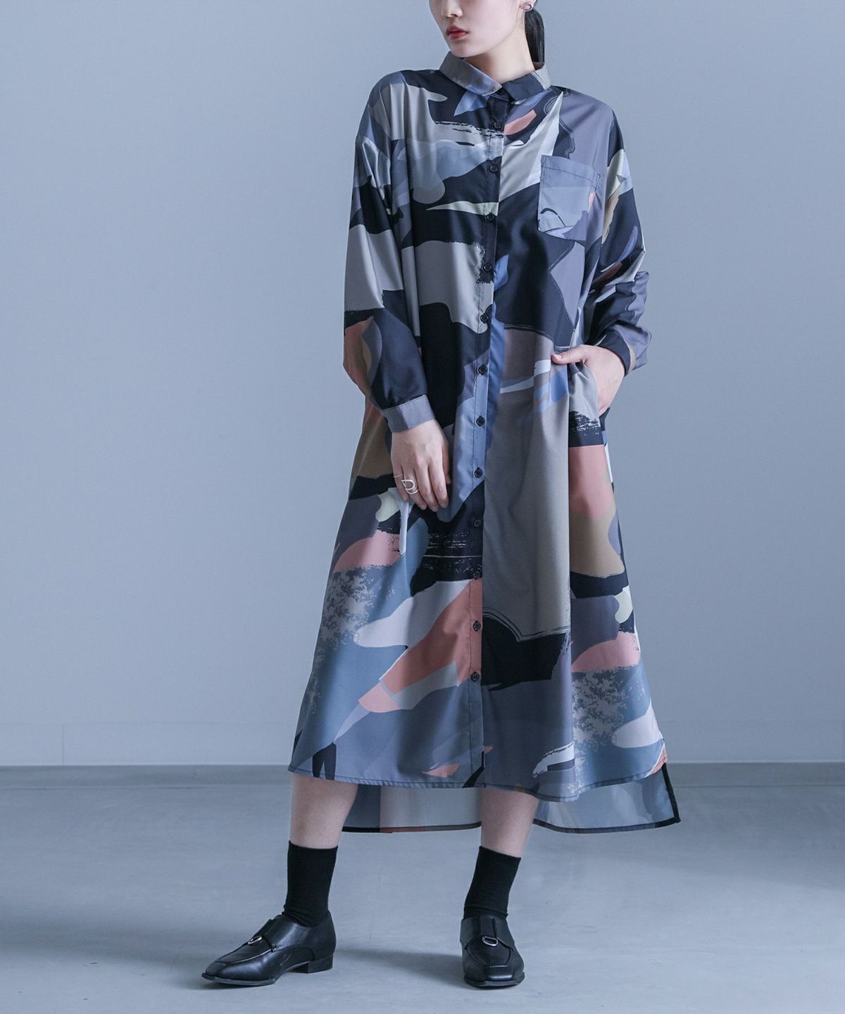 アート柄シャツワンピース フリーサイズ ブラック アート柄シャツワンピース フリーサイズ ブラック