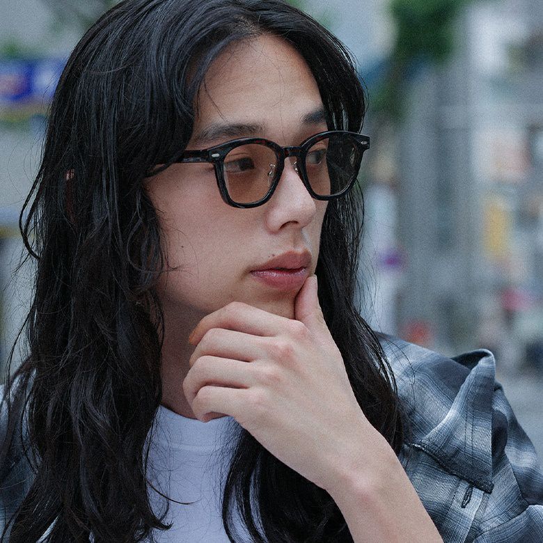 MDR(エムディアール)べっ甲調光サングラス