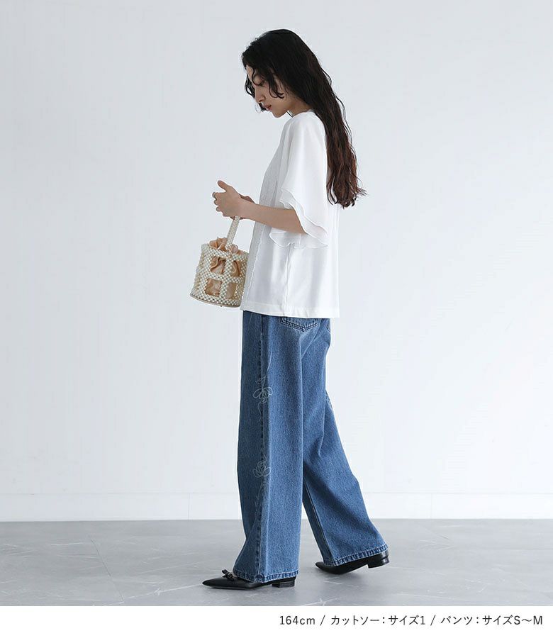 フレア袖レースデザインカットソー×花柄モチーフストレートデニム